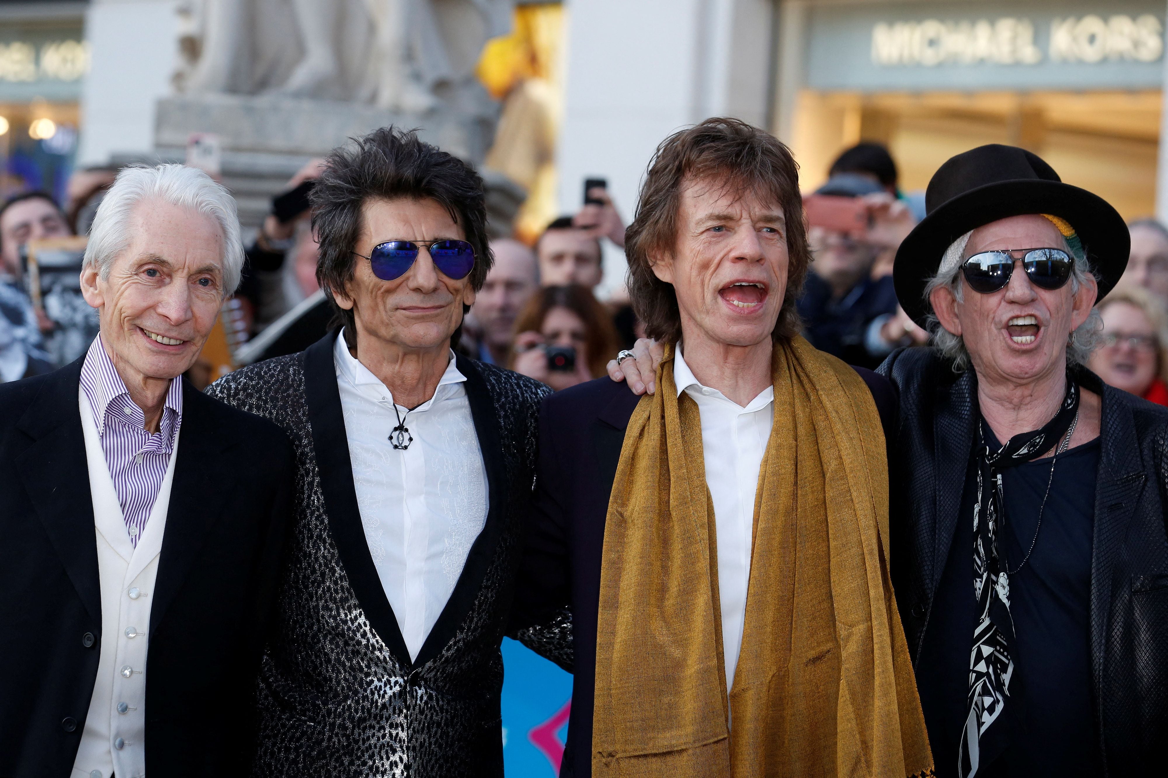 Todos los miembros de Rolling Stones, Charlie Watts, Ronnie Wood, Mick Jagger y Keith Richards se cuidan realizan rutinas saludables (REUTERS/Luke MacGregor/File Photo)