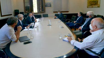 Reunión del ministro Luis Basterra con representantes del Consejo Agroindustrial Argentino (Foto: Ministerio de Agricultura) 