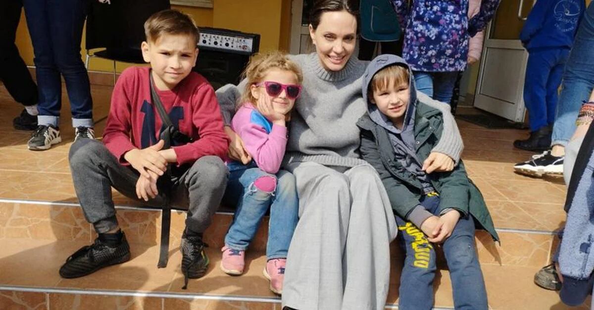 Angelina Jolie lived with refugee children from Luhansk in a rehabilitation center in Lviv, Ukraine