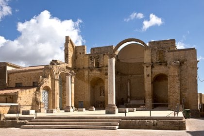 Si bien las estaciones de Sicilia son famosas por su calor, la ciudad está ubicada a 450 metros sobre el nivel del mar, un sitio que genera una brisa fresca y refrescante (Shutterstock)