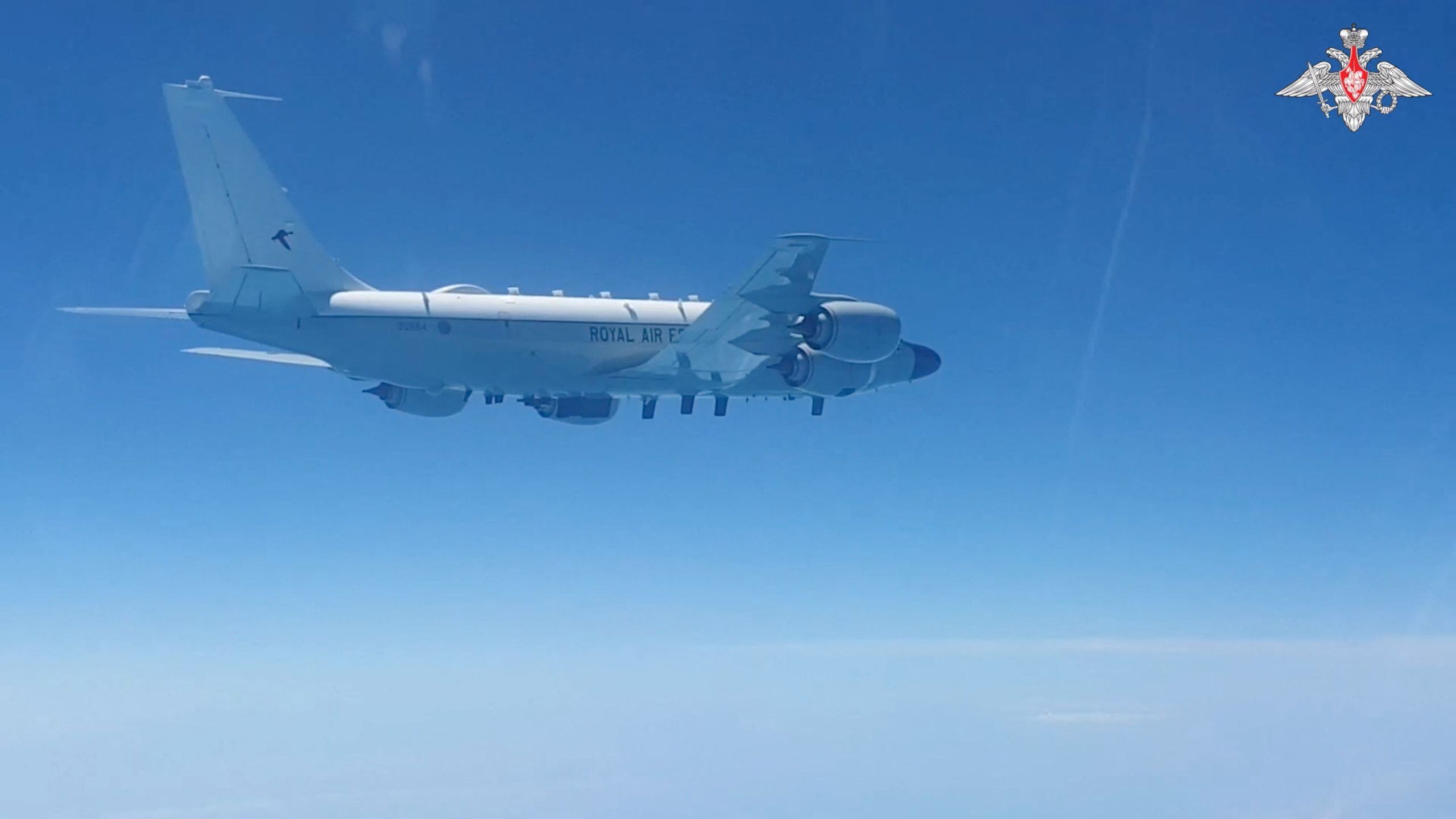 IMAGEN ILUSTRATIVA. Rusia intercepta periódicamente aeronaves militares extranjeras sobre aguas neutrales (Russian Defence Ministry/Handout via REUTERS)