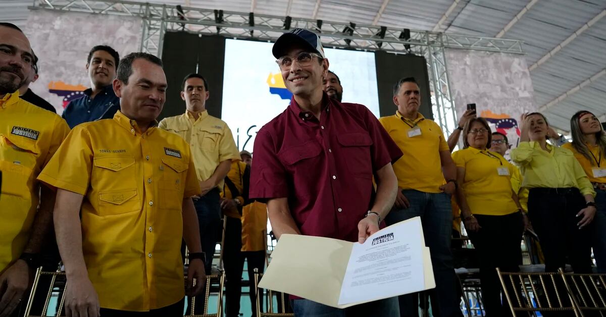 Venezuela: Capriles elected internal opposition candidate