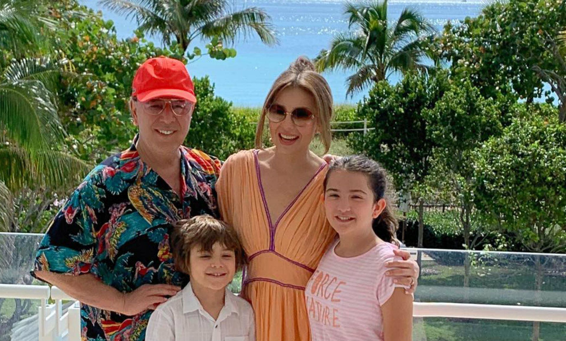 Thalía y Tommy Mottola forma una familia al lado de Sabrina y Matthew; los niños no están involucrados con el mundo del espectáculo  (Instagram: thalia)