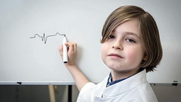La materia favorita del niño genio es la matemática.