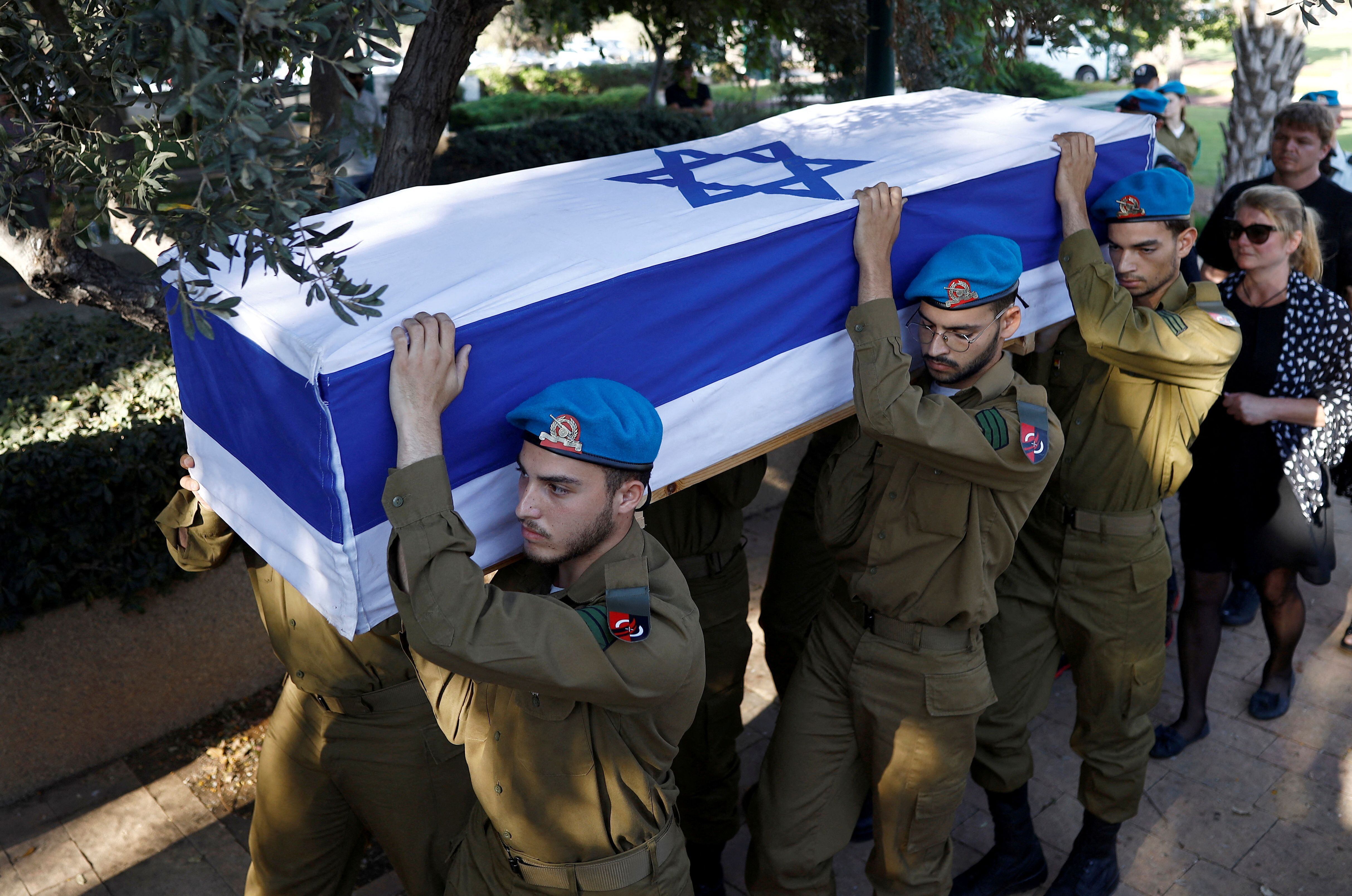 Un joven británico judío que luchaba con el Ejército israelí murió en los ataque terroristas de Hamas. REUTERS/Corinna Kern/Archivo