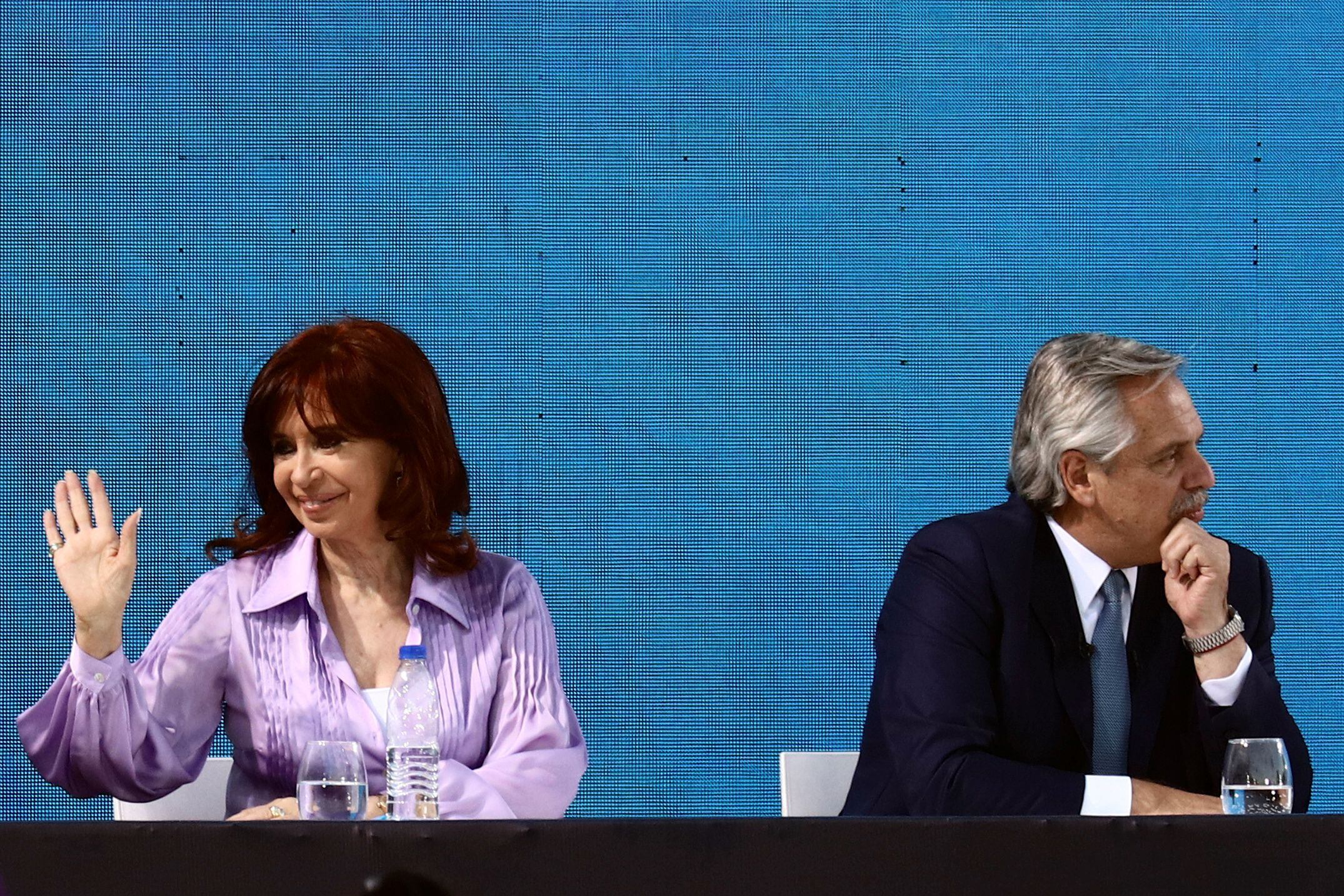 Alberto Fernández y Cristina Kirchner durante un acto oficial