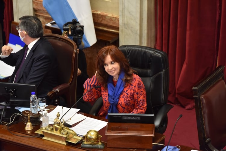 Cristina Kirchner abrió la sesión virtual y luego se retiró a su despacho 