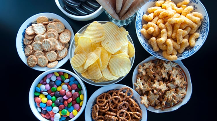 Los snacks suelen ser la primera opción para comer, pero nunca es la más saludable