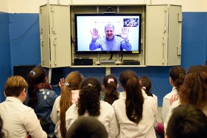 Uno de los programas emblemáticos de Ceibal es la enseñanza de inglés con profesores remotos, que permitió suplir la escasez de docentes locales