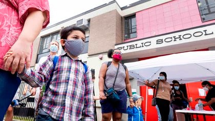 Este balance supone más de 34.714 contagios más que el domingo y de 410 fallecidos. EFE /Justin Lane /Archivo
