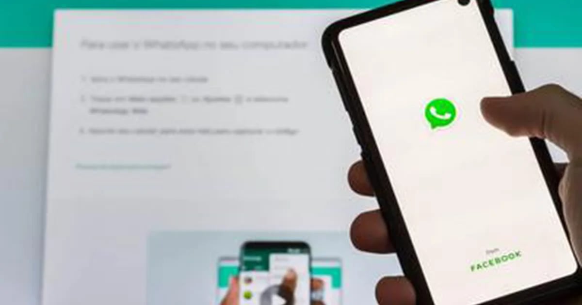WhatsApp trick to transfer all photos and videos to your computer without using any cables