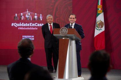 El secretario de Hacienda, Arturo Herrera, y el presidente Andres Manuel Lopez Obrador durante conferencia de prensa (Foto: Presidencia vía Reuters) 
