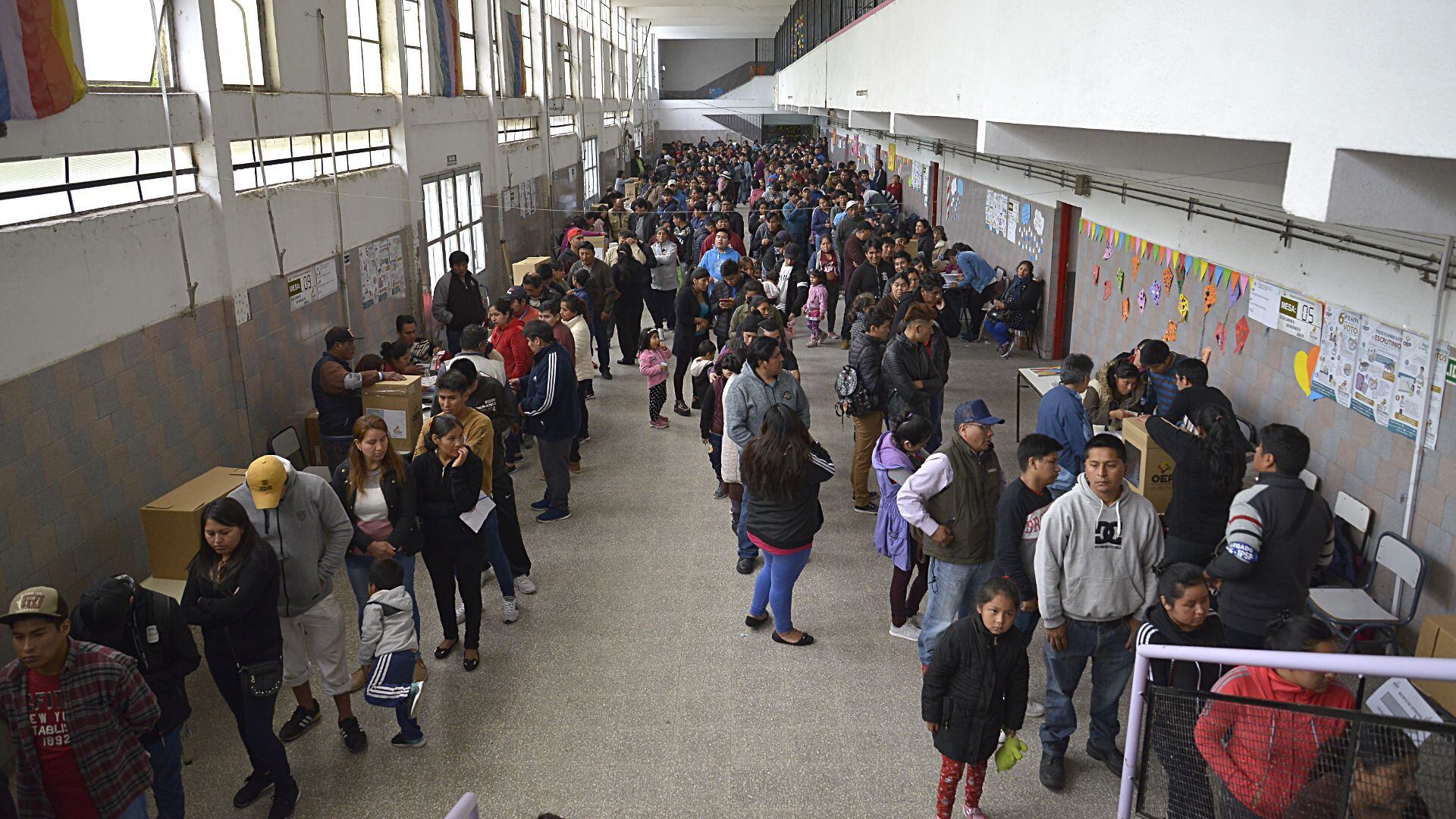 El colegio 138 de Villa Celina contaba con 26 mesas habilitadas 
