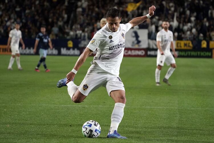 Chicharito Hernández ha desembarcado este año la Major League Soccer para jugar en Los Angeles Galaxy (USA TODAY Sports)