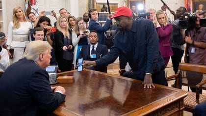 Kanye West y Donald Trump en la Casa Blanca, en 2018 (AFP)