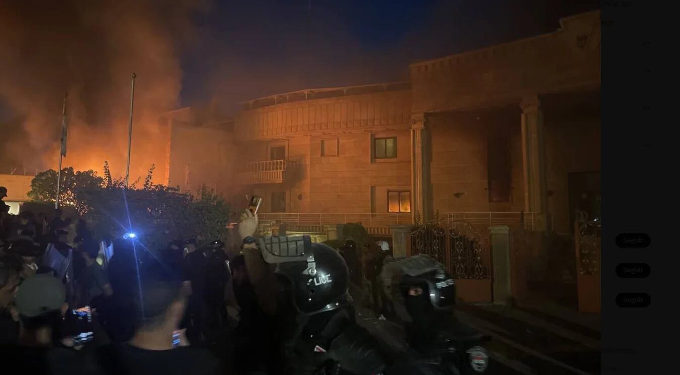 La embajada de Suecia en Irak fue incendiada durante una manifestación organizada por los seguidores de un líder religioso