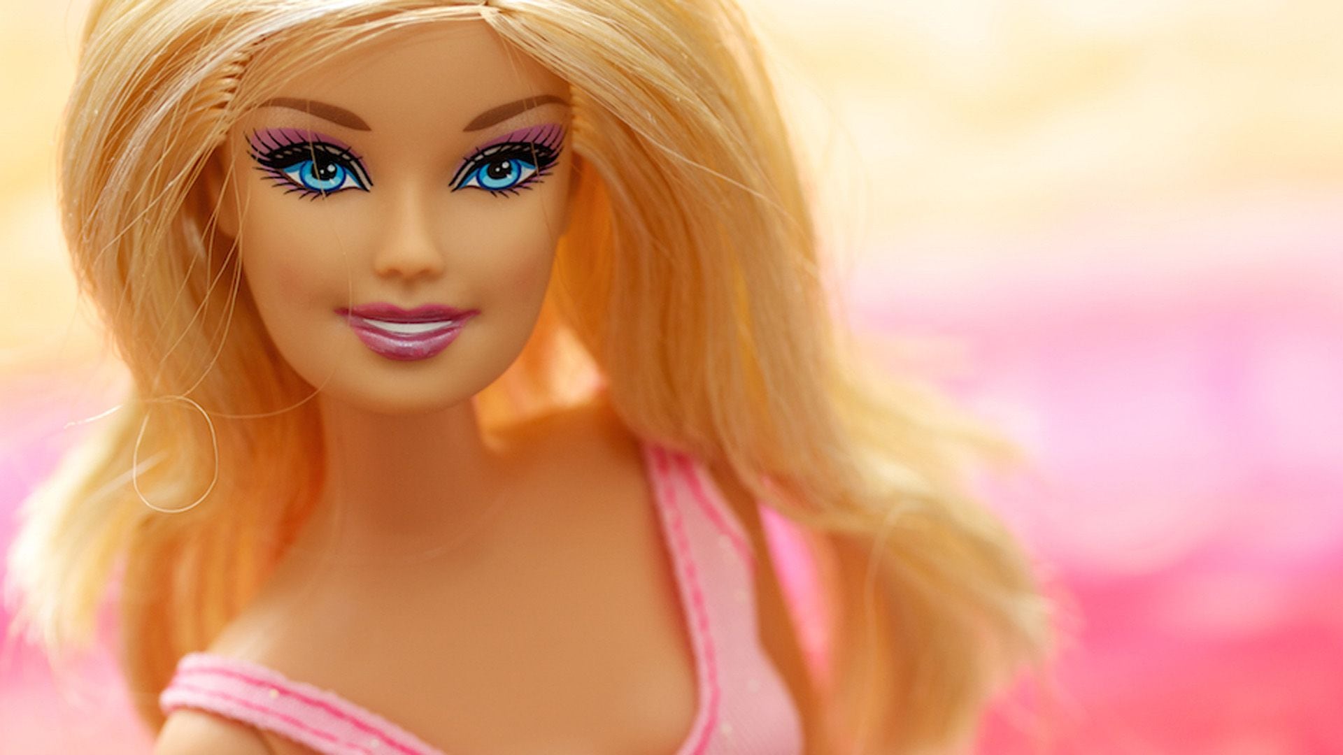 Barbie, la muñeca de las facciones perfectas, tendrá su versión cinematográfica