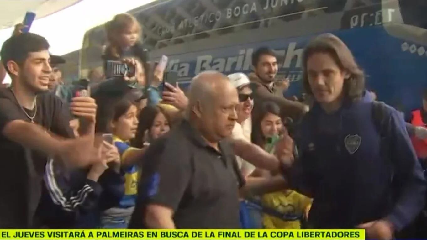 El gesto de Cavani, los motivos de la ausencia de Riquelme y el posible once ante Palmeiras: las perlitas del viaje de Boca a San Pablo
