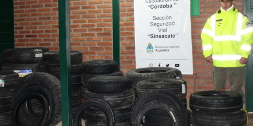 Operativos de Gendarmería Nacional en Córdoba: interceptaron 68 neumáticos y 93 mil kilos de granos 