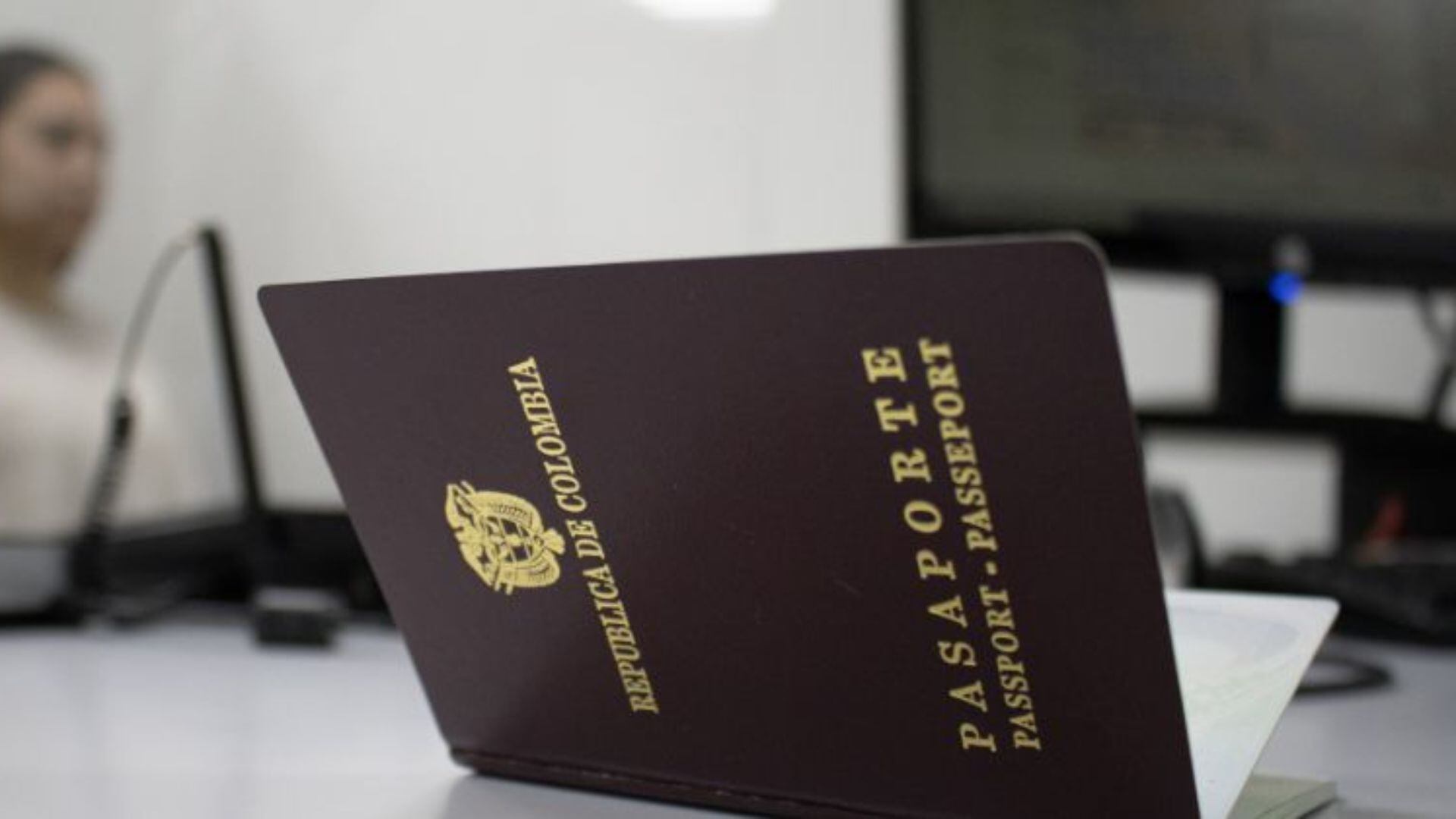 Familias colombianas se encuentran varadas debido a retrasos en la emisión de certificados judiciales tras cambios en política ecuatoriana - crédito Cancillería de Colombia