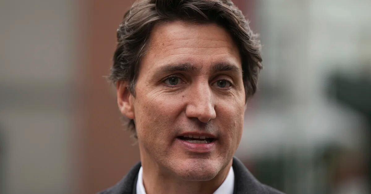 Trudeau: an American plane shot down an unknown object in Canada