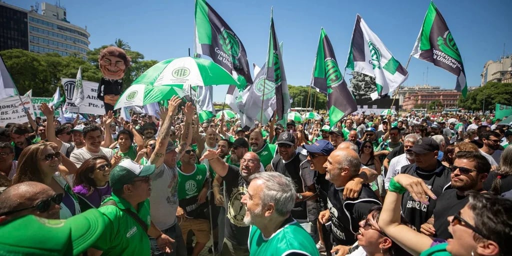 ATE protestará en edificios públicos por los despidos masivos y el Gobierno prepara un fuerte operativo de seguridad