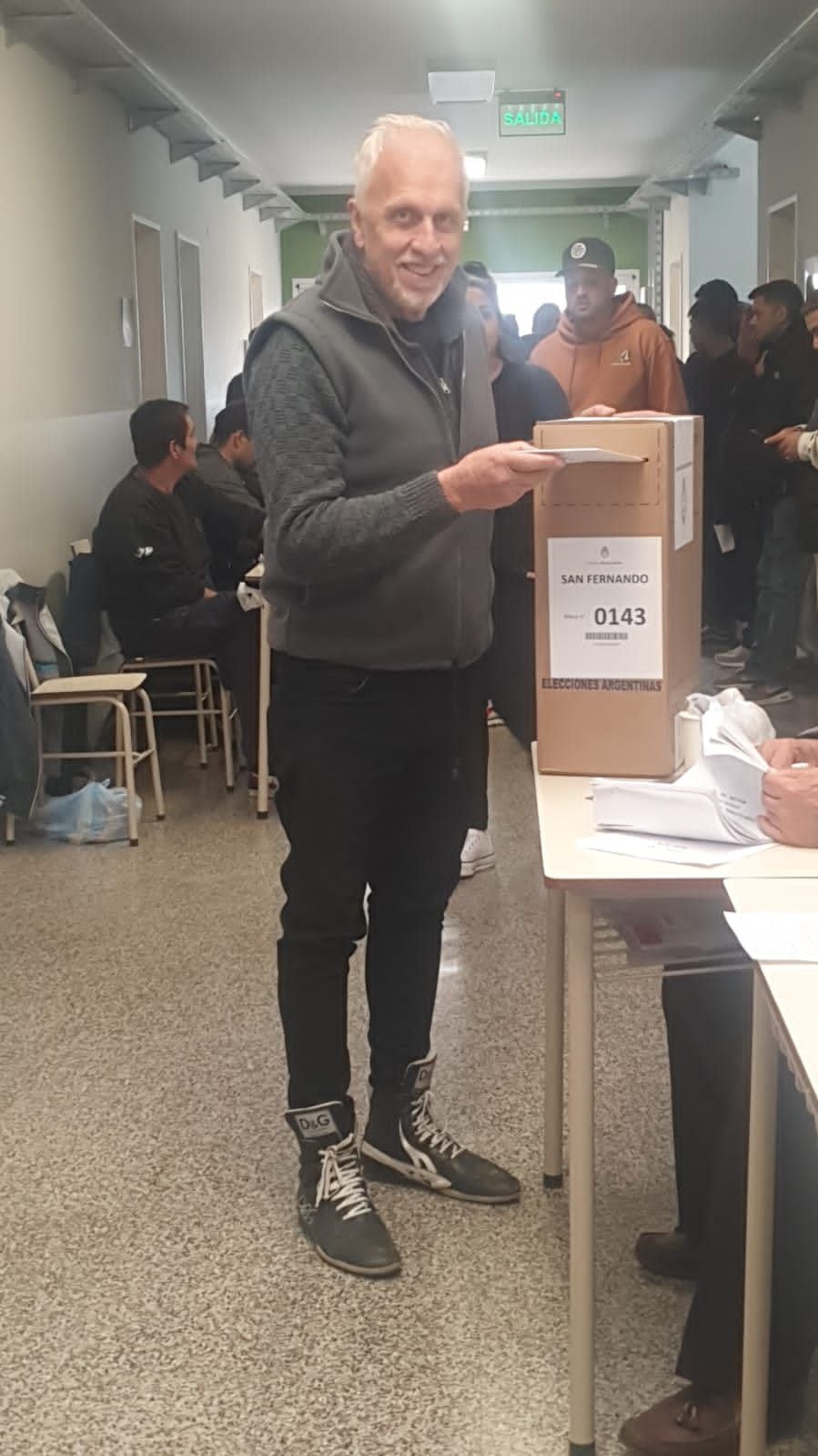 Andrés Nara votó en San Fernando (Foto: Teleshow)