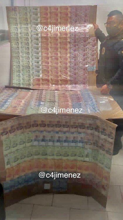 Los policías encontraron el dinero dentro del camión repartidor (Foto: Twitter/@c4jimenez)