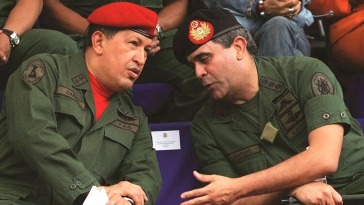 Baduel, uno de los ministros más cercanos a Chávez, que pegó el precio de criticar al Comandante