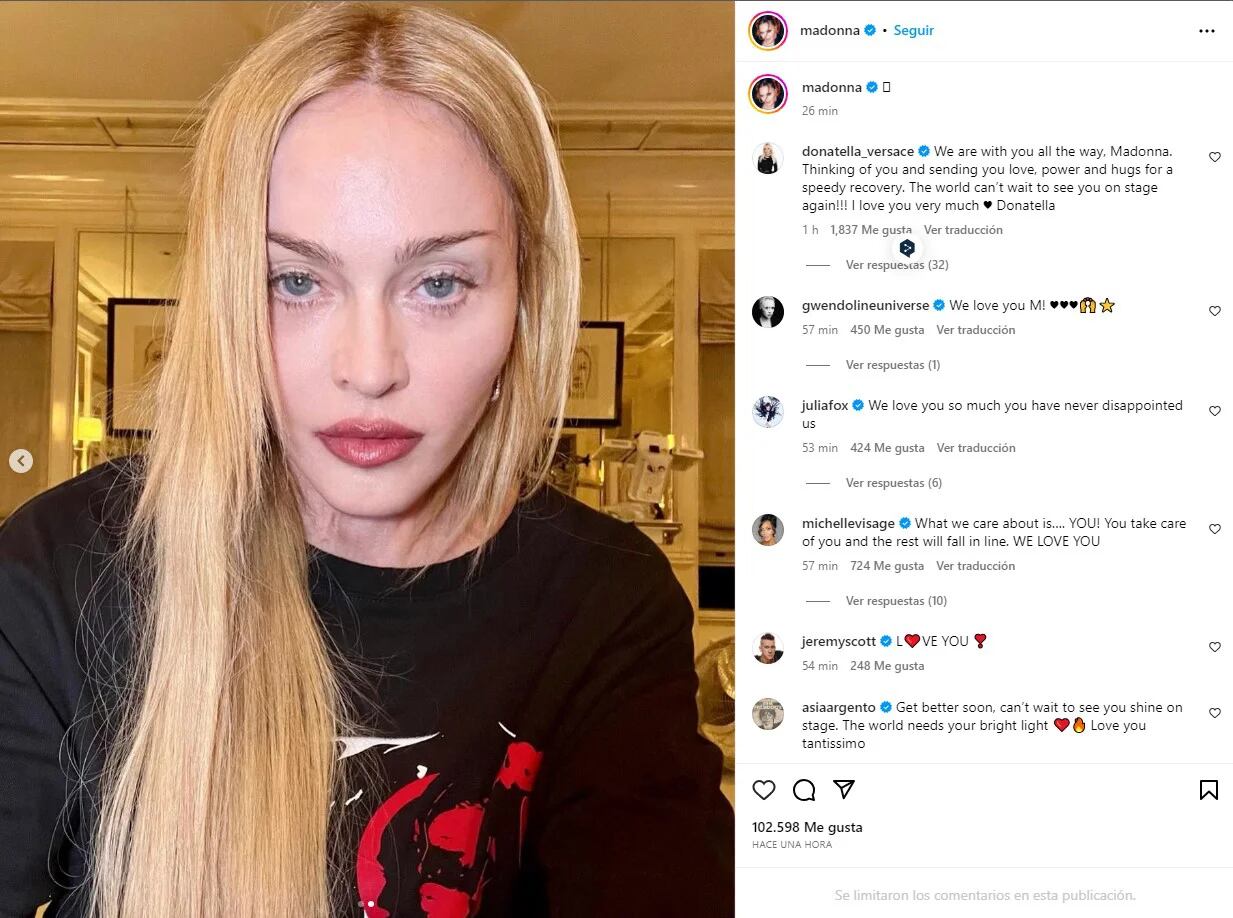 Junto a su mensaje, Madonna compartió una foto reiterando su constante recuperación. Varias figuras como Julia Fox y Donatella Versace mandaron mensajes de apoyo a la Reina del Pop
Foto: Instagram/Madonna