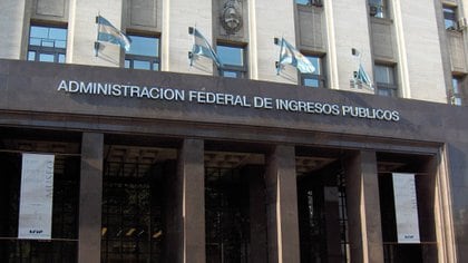 La AFIP reintegrará los pagos a cuenta de Ganancias y Bienes Personales por parte de quienes compraron el cupo de dólares mensual desde el 15 de septiembre

