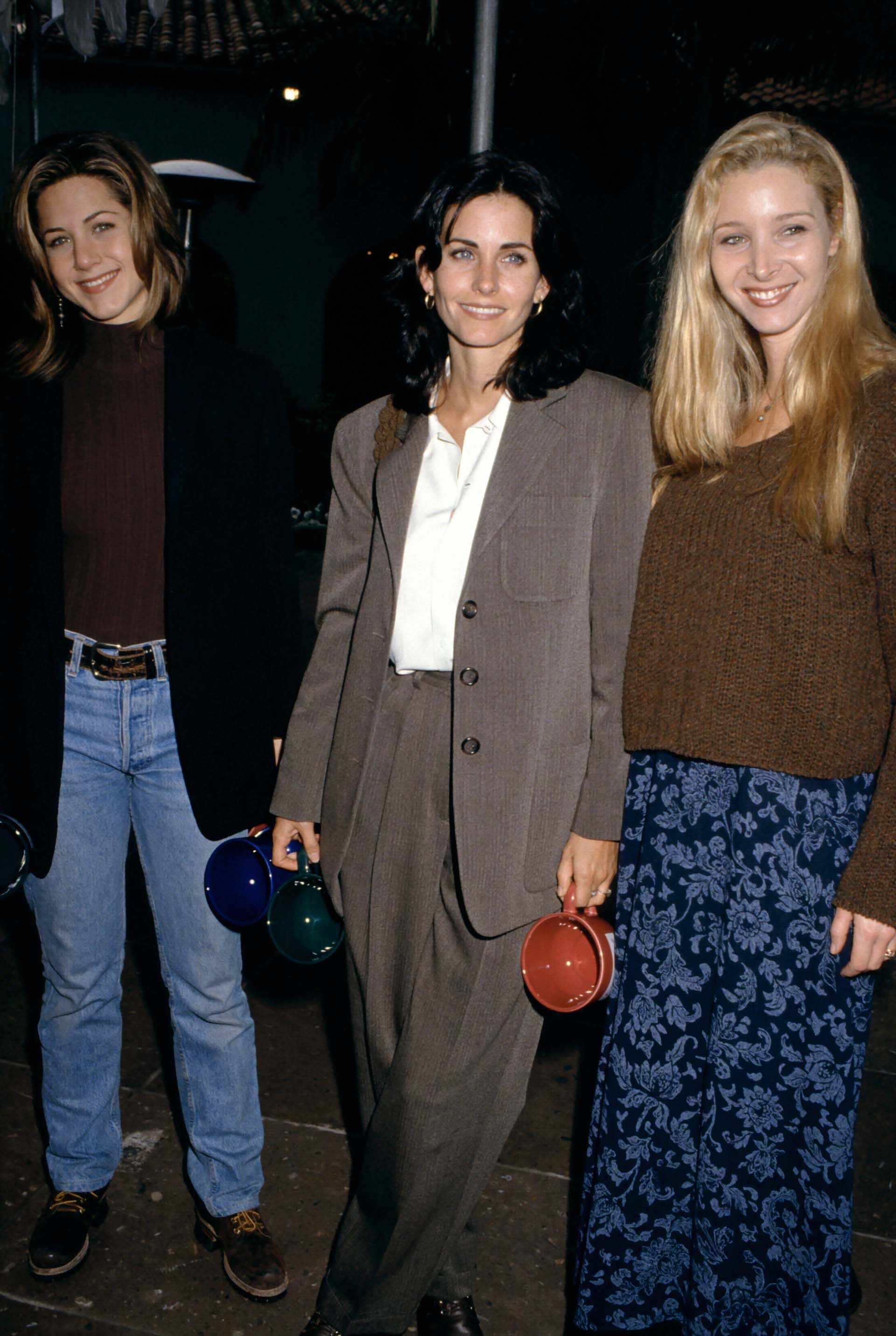 Inseparables: Jennifer Aniston, Courteney Cox y Lisa Kudrow, en 1995 (Getty Images)