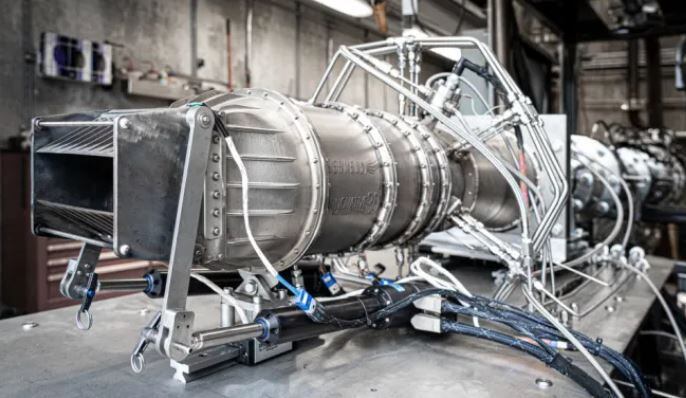 Los ingenieros trabajan en un motor innovador supersónico (Hermeus)