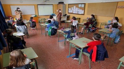 illones de niños se han quedado en casa sin ir a la escuela y han hecho una transición bastante abrupta a la educación a distancia para la que ningún niño, distrito escolar o maestro estaba adecuadamente preparado