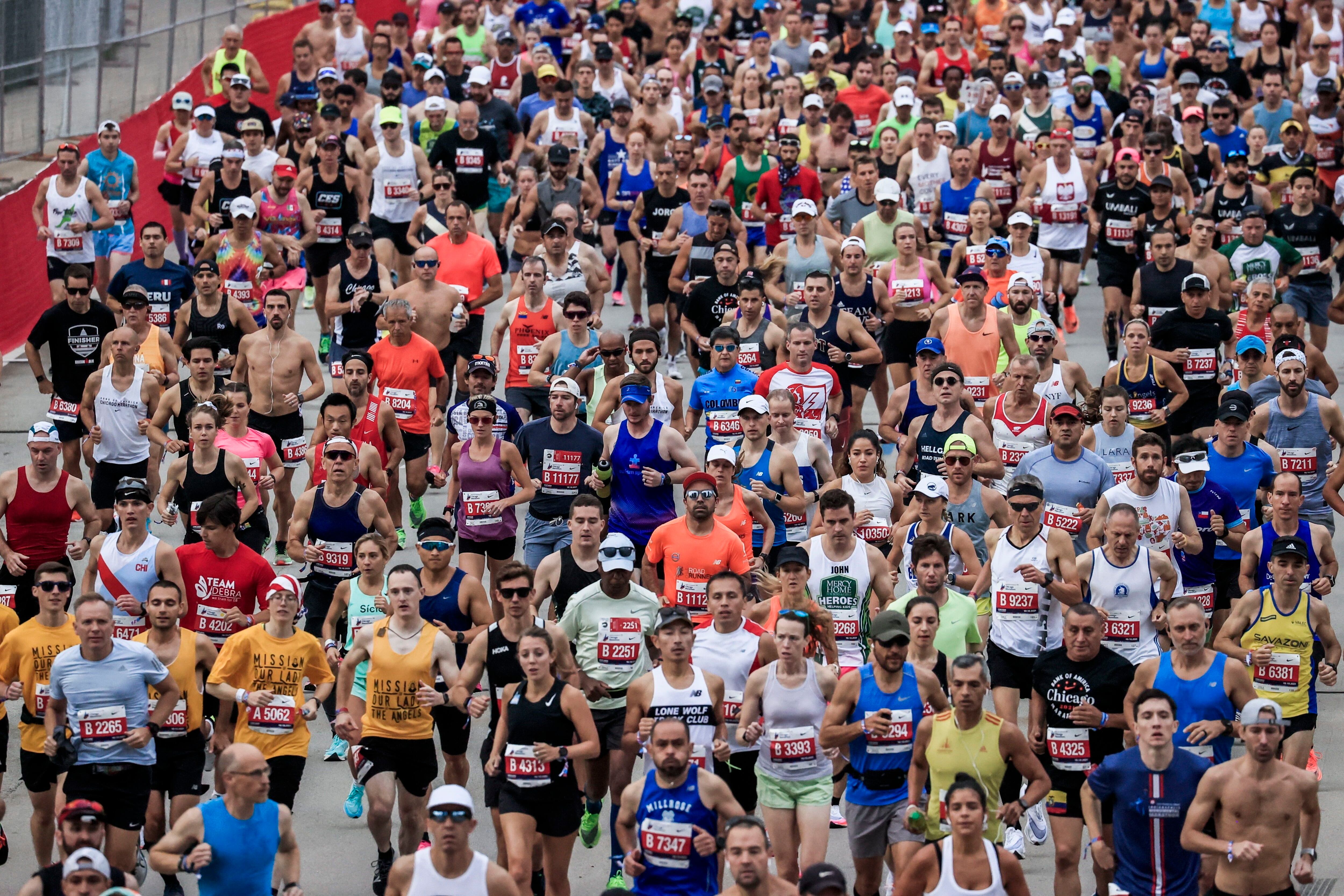 Corredores participan en la edición 43 del Maratón de Chicago en Chicago, Illinois (EE.UU.), este 10 de octubre de 2021. EFE/EPA/Tannen Maury 