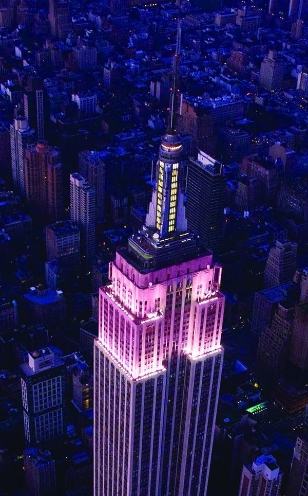 El Empire State iluminado de rosa contra el cáncer de mama