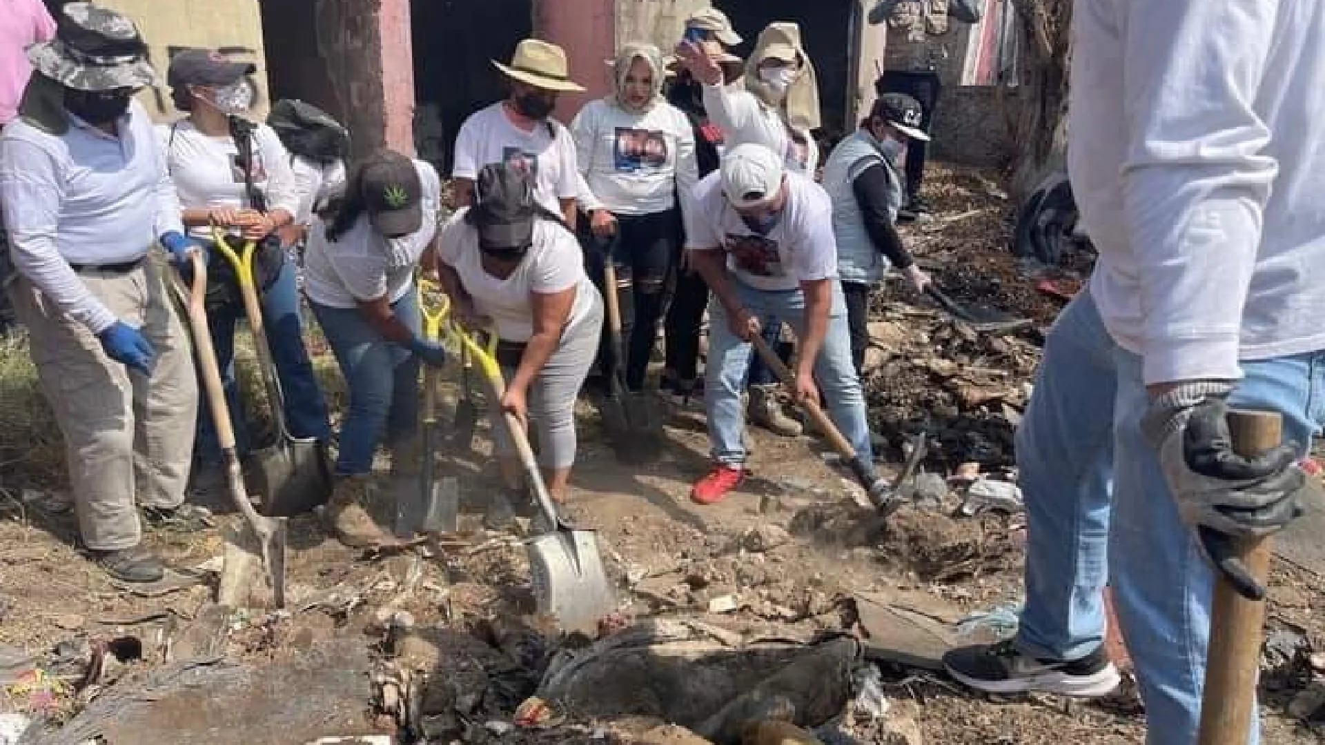 El Colectivo Madres Buscadoras de Jalisco reclamó que se les bloqueara la posibilidad de participar en la exhumación de cuerpos. FB/Madres Buscadoras Jalisco