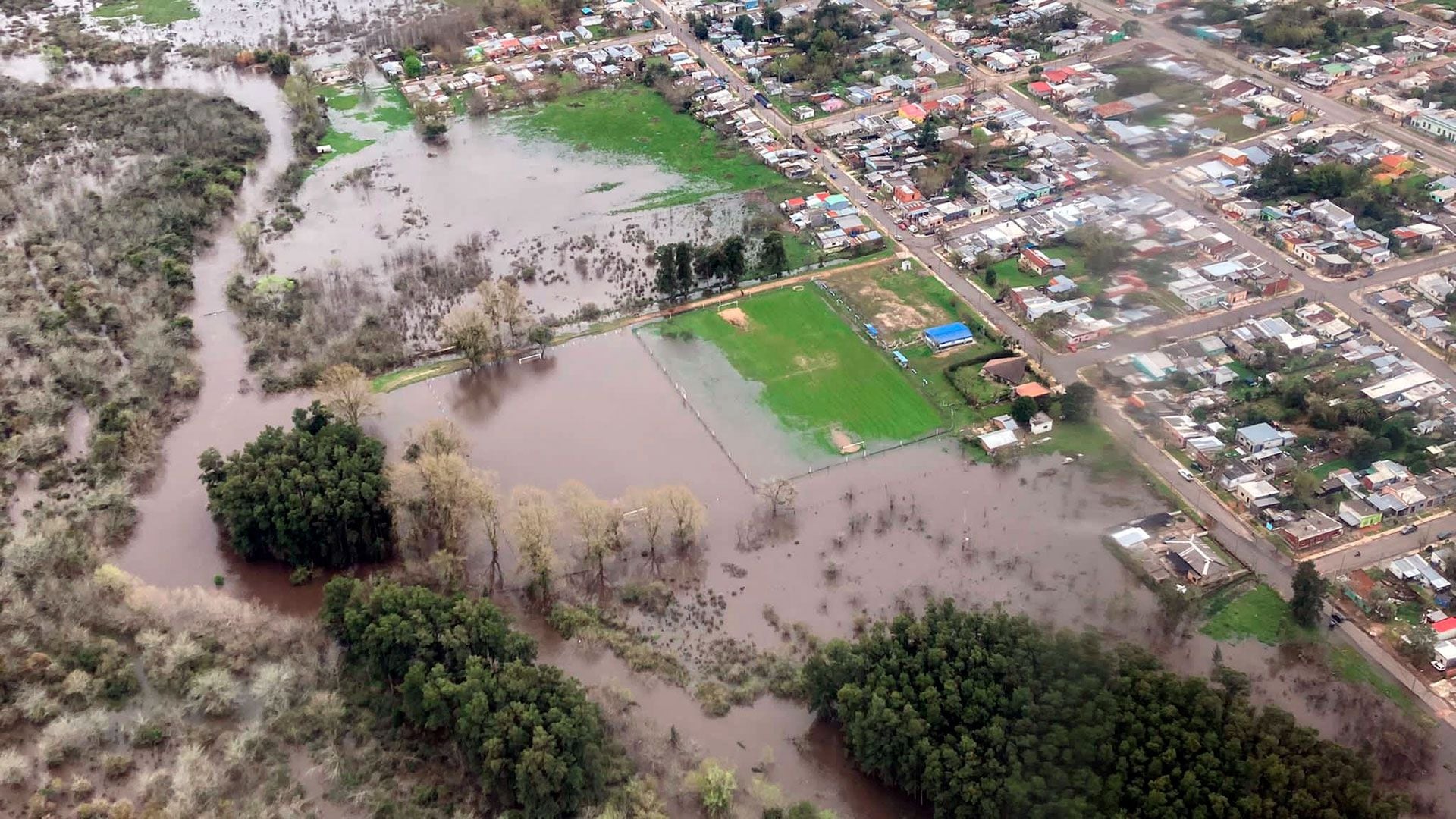 Cerro Largo, un departamento al norte de Uruguay, sufrió la peor inundación en décadas y unas 200 familias debieron ser evacuadas. (Crédito: Ministerio de Defensa)