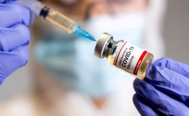 “La vacunación es una estrategia sanitaria, de política de salud, que tiene que buscar un objetivo concreto, que en este caso particularmente es reducir la mortalidad” (Reuters) 