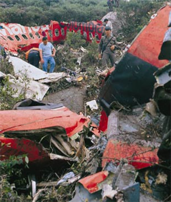 El atentado contra el avión 203 de Avianca dejó 110 personas muertas, seis de la tripulación, 107 pasajeros y 3 en tierra.