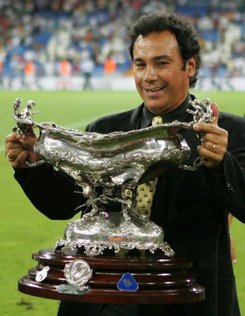 Pumas, obtuvo el trofeo Santiago Bernabeú ante el Real Madrid en 2004.