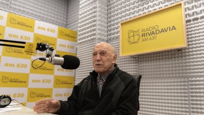 El lunes 26 de abril, Jorge Cacho Fontana, de 89 años, tuvo que salir a desmentir su muerte. (Foto: Adrián Escandar)