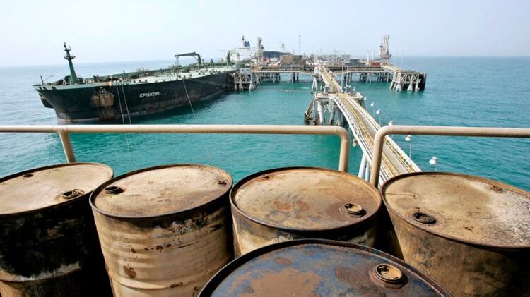 Las sanciones estadounidense buscan impedir que Irán pueda vender su petróleos en mercados internacionales