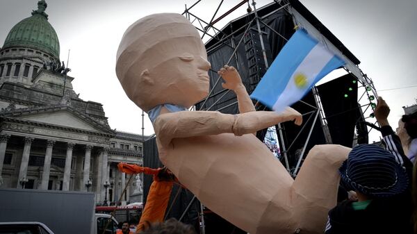 El bebé gigante se transformó en el ícono de las manifestaciones en contra del aborto