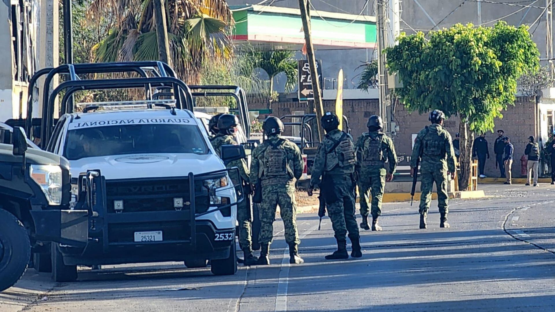 Elementos de la Guardia Nacional realizaban labores de seguridad en la capital de Sinaloa cuando ocurrió el ataque. (X/@reflectoresmx)