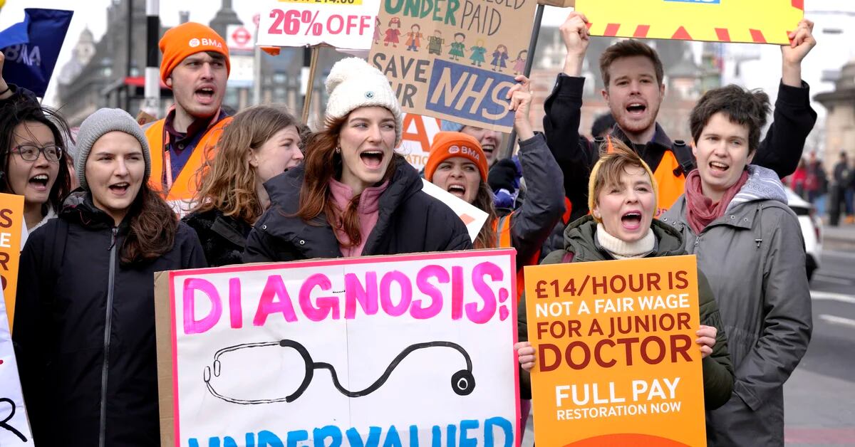 Doctors go on strike in Britain