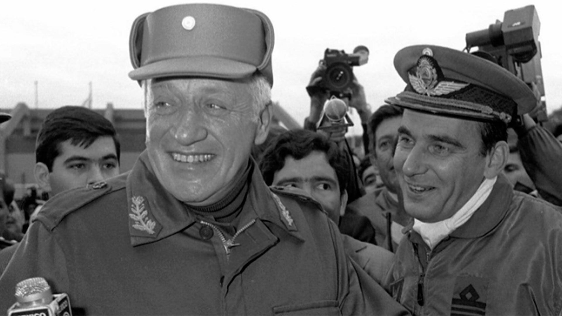 Leopoldo Galtieri en malvinas - 22 de abril de 1982