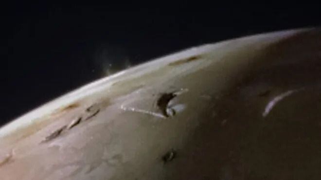 La nave Juno de la NASA se aproxima a 1.500 kilómetros de la superficie de Io. (NASA)