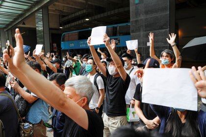 Activistas protestan en Hong Kong contras las medidas tomadas por el régimen chino. REUTERS/Tyrone Siu/File Photo