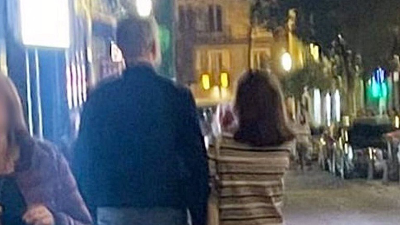 Los reyes Felipe y Letizia por las calles de Madrid. (Europa Press)